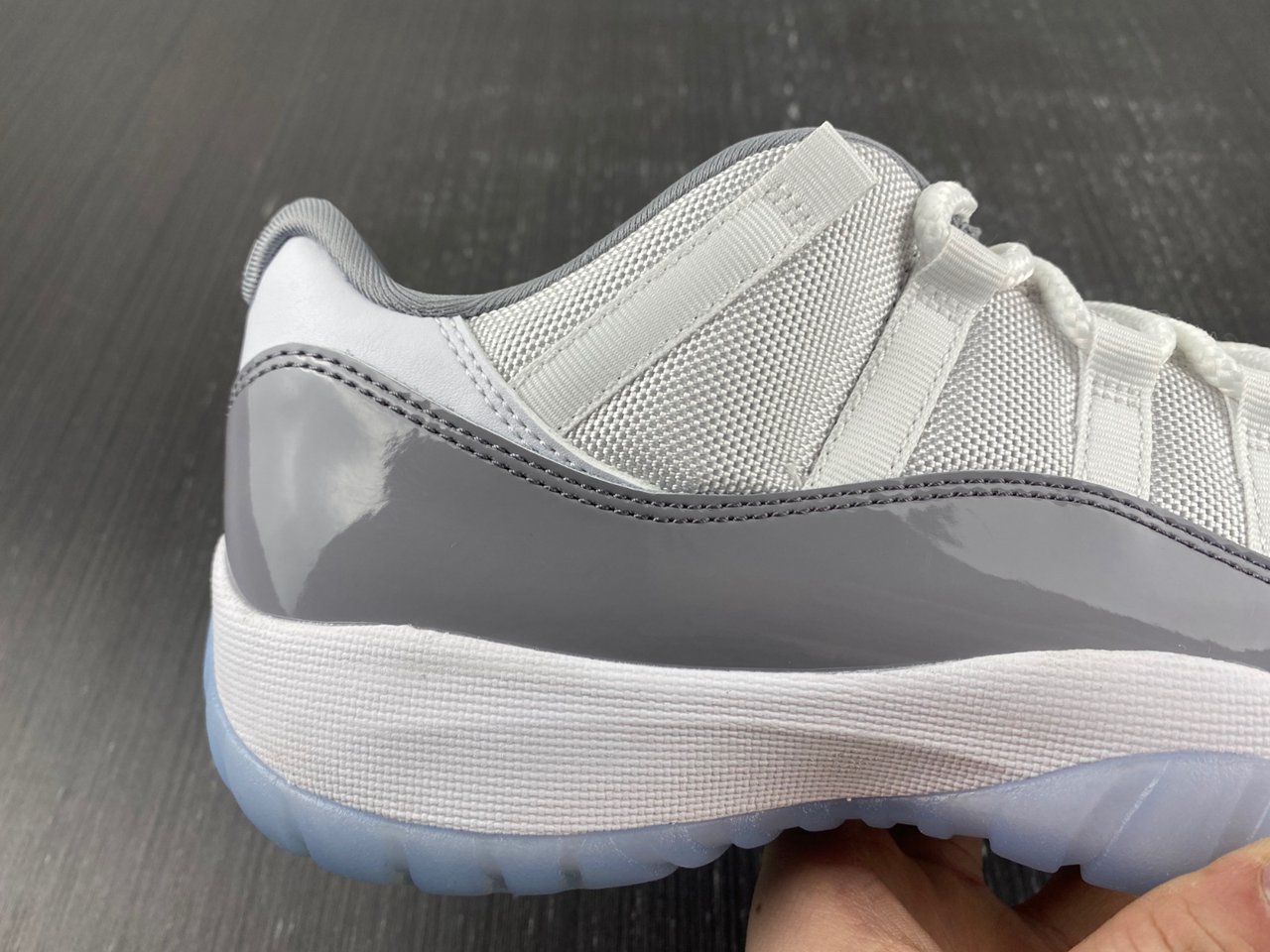 ir Jordan 11 Low ??Cement Grey AV2187-140
